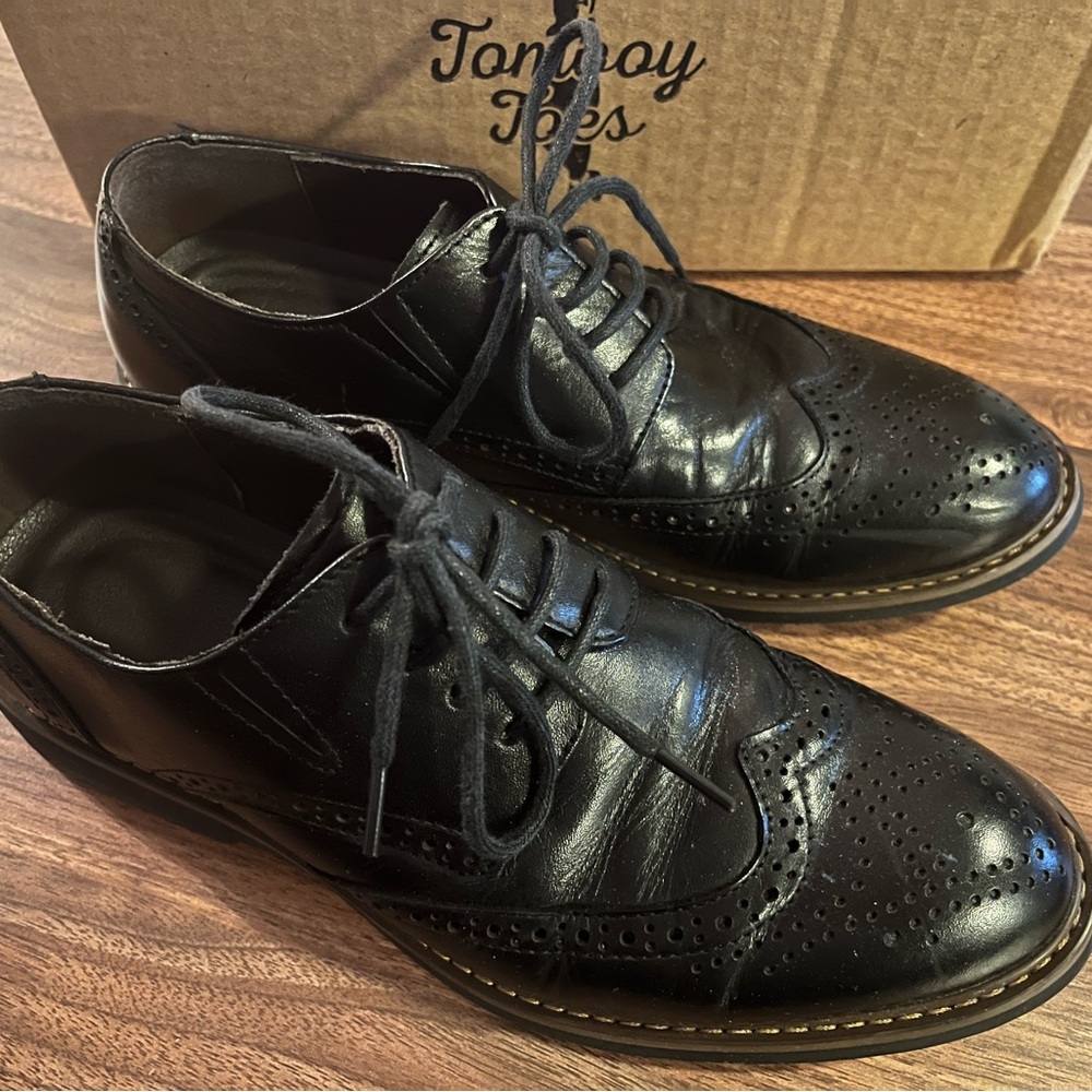 Tomboy Toes Wingtip Commanders